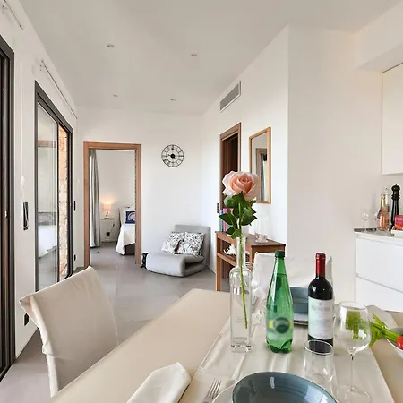 Laetitia Private Pool - Happy Apartment *